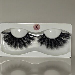 Voluminous Black False Eyelashes